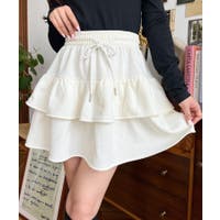 【haru】ホワイトティアードスカート、チャコールTシャツ haru】ホワイトティアードスカート、チャコールTシャツ haru