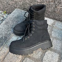 Shoes in Closet | MTTS0002582