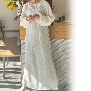 【可愛さ溢れる❤️】レースフラワーロングワンピース✨ホルターネック　薄地 SALE!花柄刺繍レースドレス/ホルターネック/胸元カット/ベルト