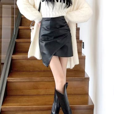 【PRADA】ジップアップ レザー ミニスカート☆SALE中 STR2597 【SET着用可能】ドロップショルダークロップジップ