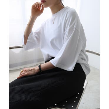 透けて見える素肌が涼しげで爽やか♪Vネックシフォン素材