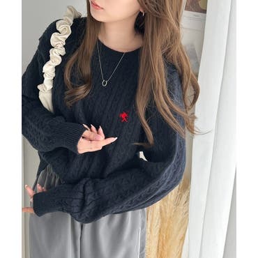 Ada. カーディガン ワンポイント刺繍ロゴ ケーブルニット