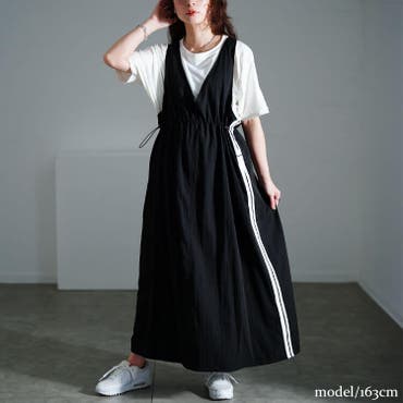 with CHANMOMO 黒 ハーフジップ ワンピース ハーフジップニットワンピース[品番：MKSW0049006]｜EMODA