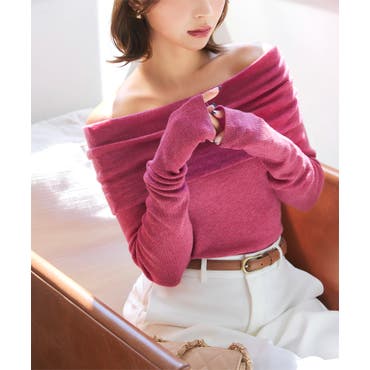 秋の柔肌見せ 柔らかニットソーのオフショルダートップス[品番