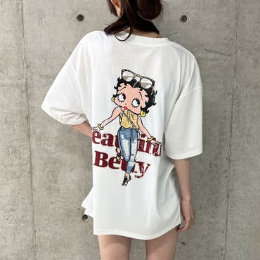 EXIEEE】サンリオキャラクターズコラボコミック柄Tシャツ[品番