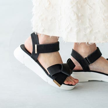 【値下げ】Maison Margiela 厚底スポーツサンダル ブラック Maison Margiela Tabi County サンダル | ブラック | FARFETCH JP