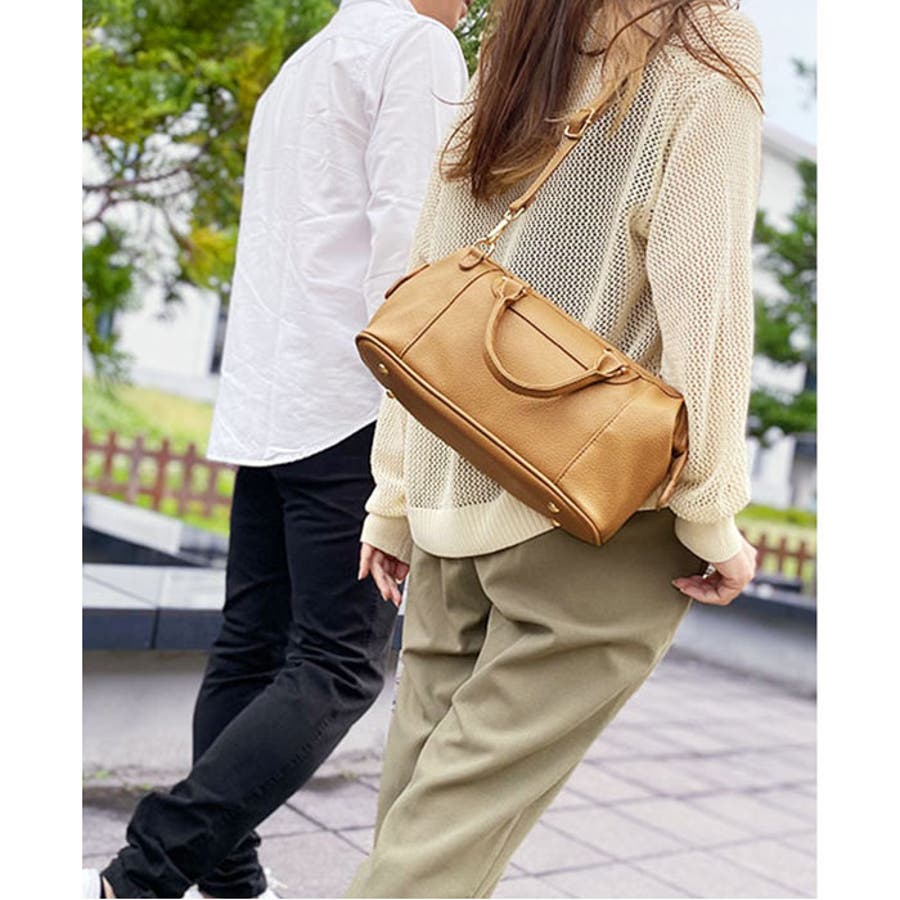 Valentino Garavani Alltime Shoulder Bag In Grainy Calfskin