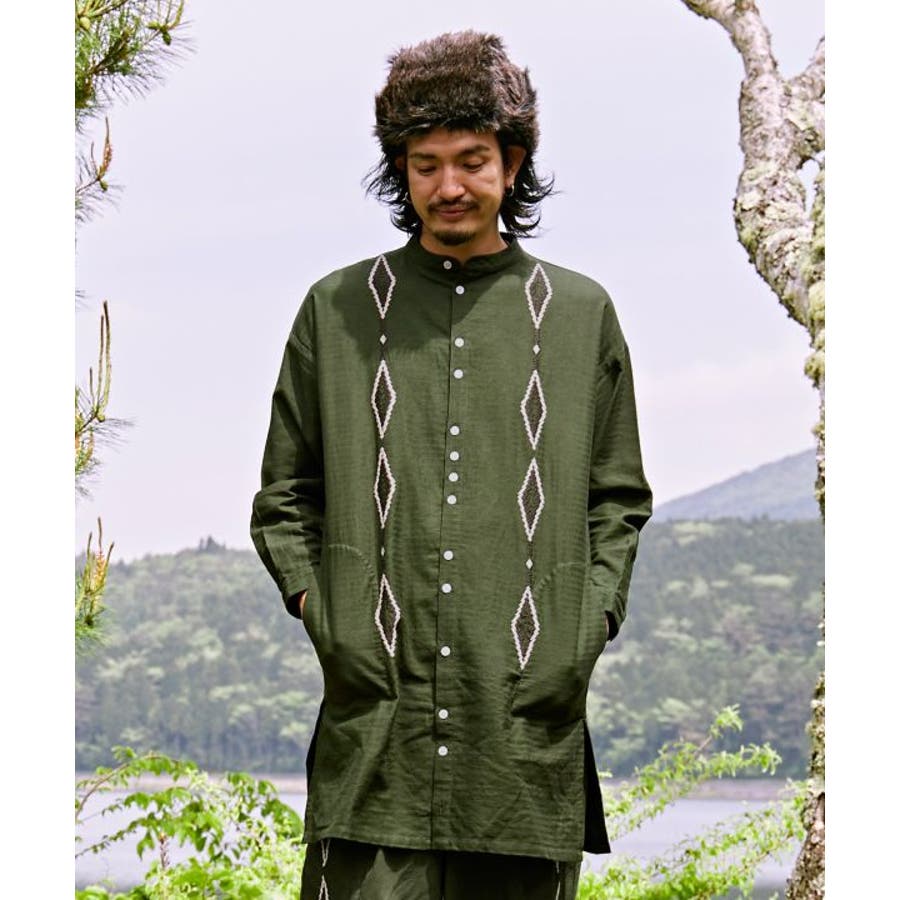 チャイハネ】ネイティブ柄刺繍MEN'Sバンドカラーロングシャツ[品番