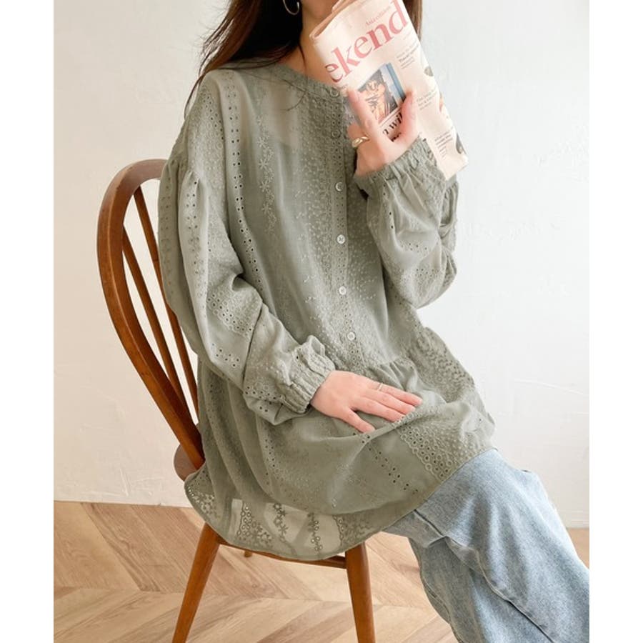 大人可愛い胸キュン。2wayシアー刺繍ペプラム切替ブラウス[品番