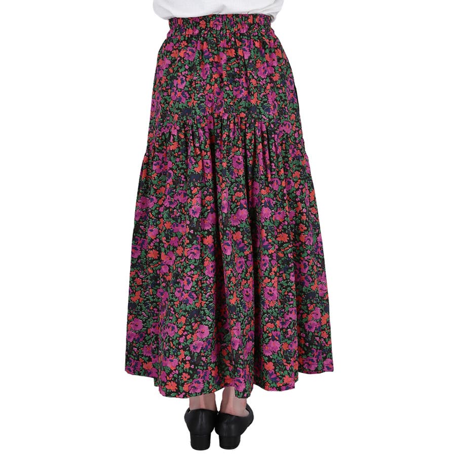 ブラックピンク花柄スカート