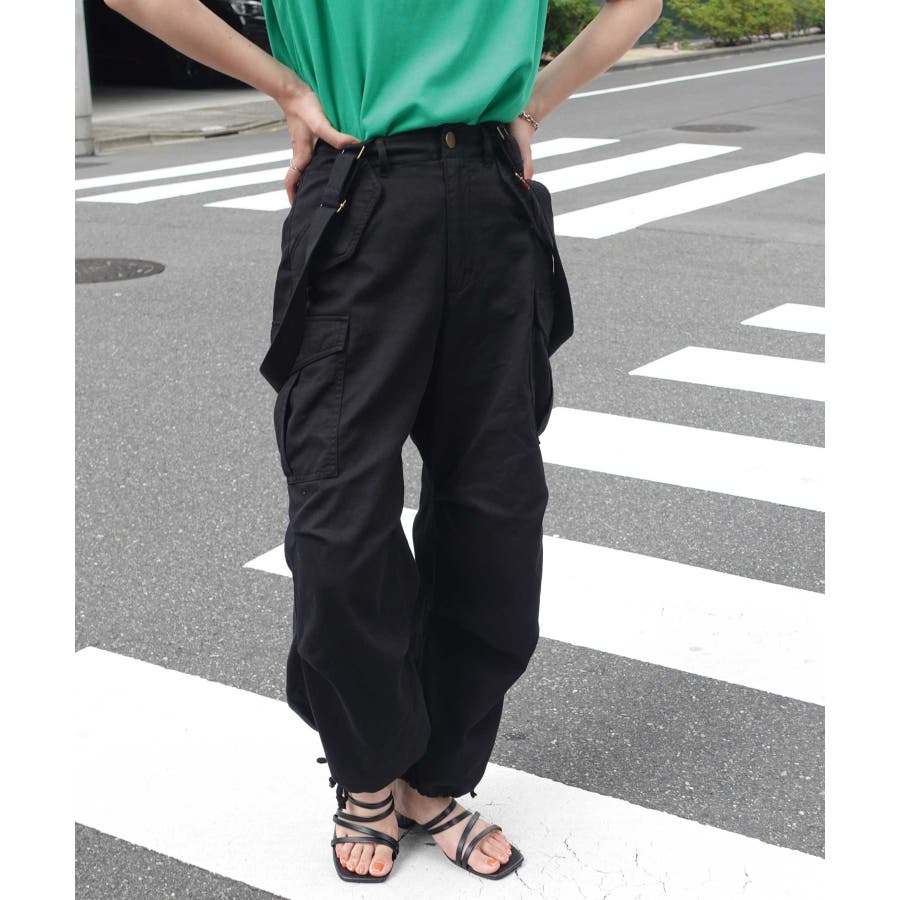 サスペンダー付きカーゴパンツ