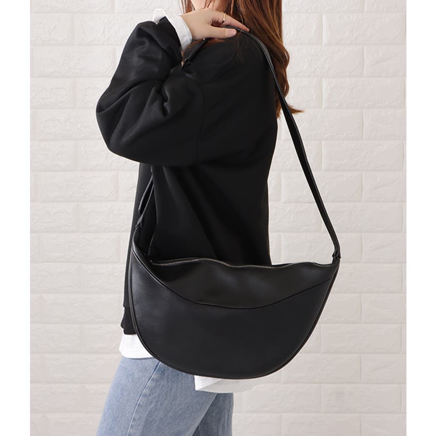 レザー調ハーフムーンショルダーバッグ レディース 女性[品番：LCLW0004106]｜レースレディース  （レースレディース）のレディースファッション通販｜SHOPLIST（ショップリスト）