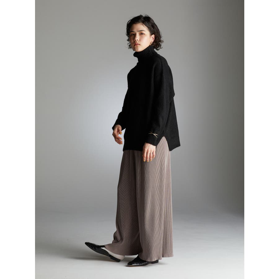 黒タートルネックの大人コーディネート 21 パンツ スカート ワンピとの合わせ術 ファッション通販shoplist ショップリスト