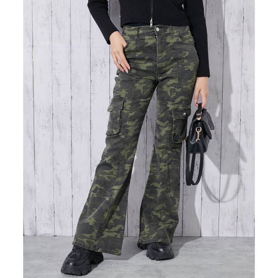カモフラ×カーゴ》レディース ストレッチフレアパンツ ミリタリー柄