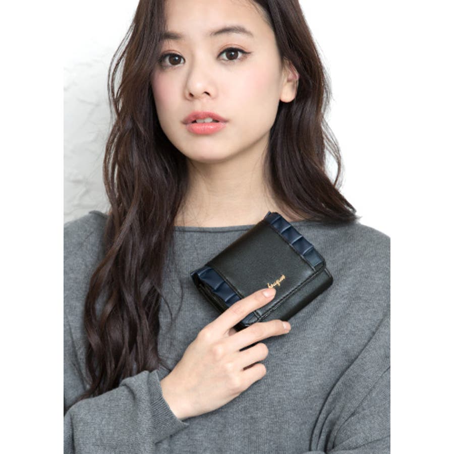 大人可愛いデザイン財布。フリル2つ折財布セシール 財布 三 大人可愛いデザイン財布。フリル2つ折財布セシール 財布 三