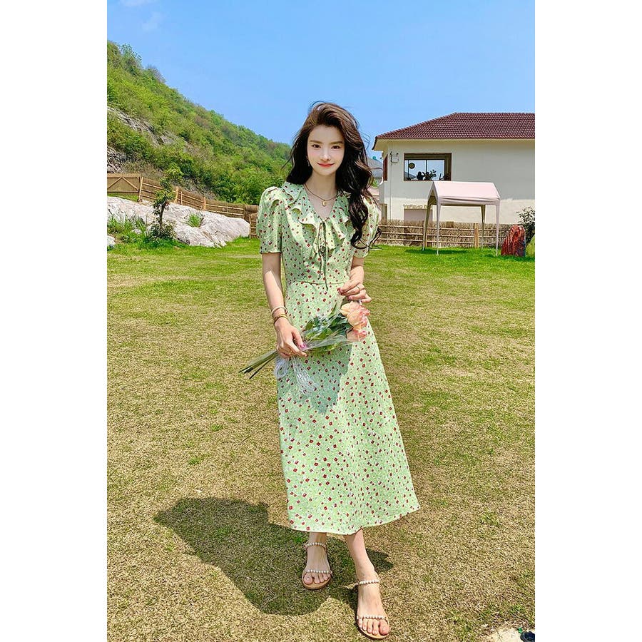 おトク情報がいっぱい！ 花柄ワンピース Vネック フリル[品番：JSFW0010995]｜JS FASHION XLサイズ以上