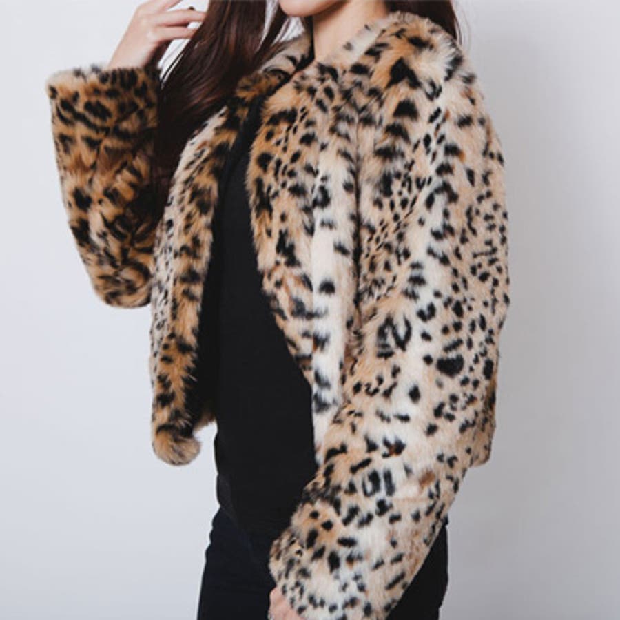 高級感漂うヒョウ柄ファーでコーデが格上げされるレオパード柄