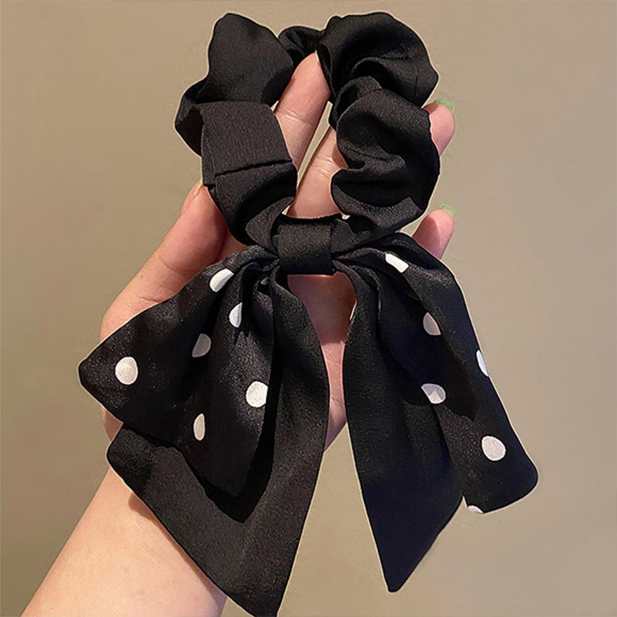 miu miu ドット柄 シュシュ ネイビー 美品 miu miu ドット柄 シュシュ