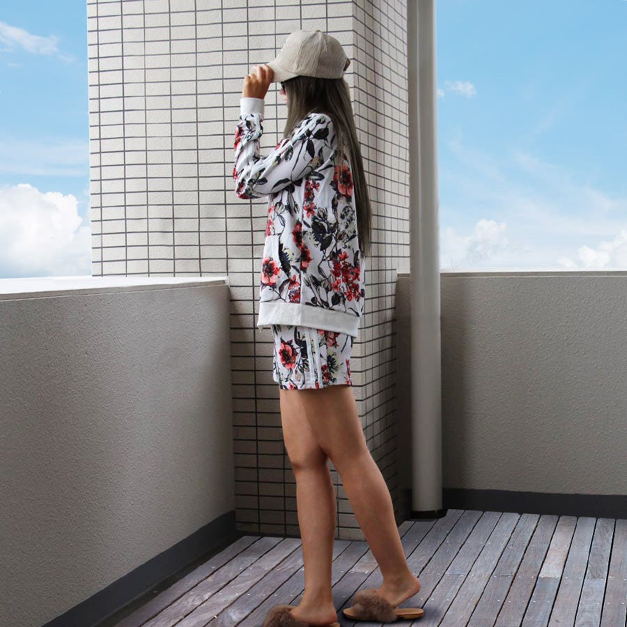 新作b Girlスタイル フラワープリント ラインスウェットセットアップ 品番 Lv Milimili ミリミリ のレディース ファッション通販 Shoplist ショップリスト