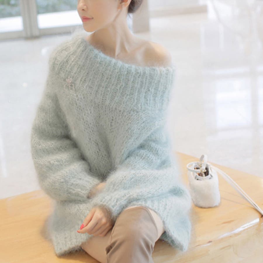 秋冬新作 ふわふわオフショルダーゆるニット[品番：LV000001892]｜LoveTiara（ラブティアラ ）のレディースファッション通販｜SHOPLIST（ショップリスト）