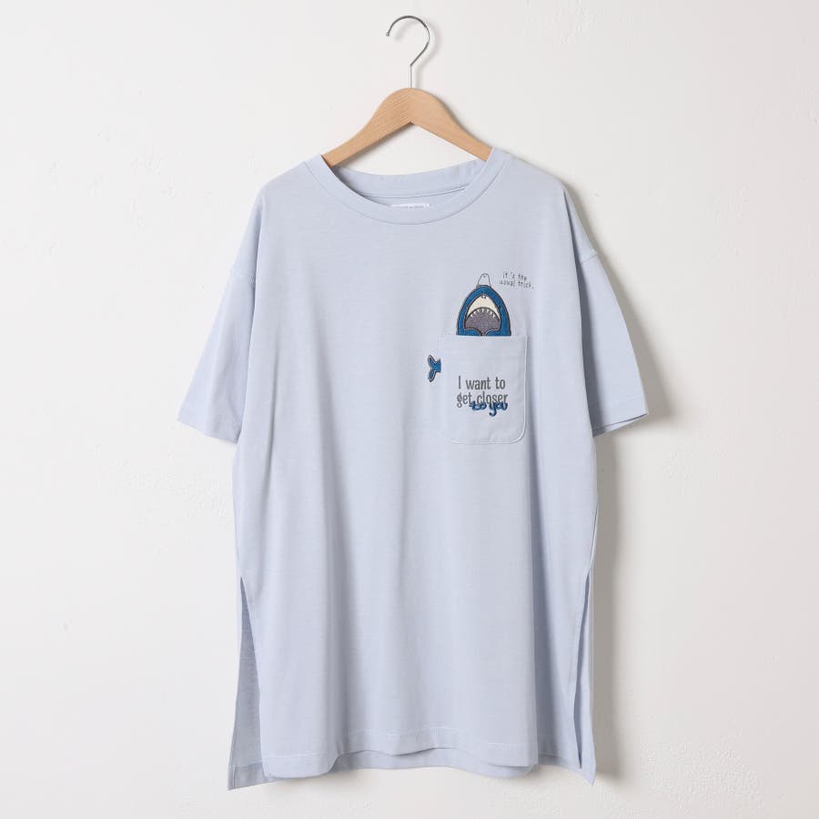 サメひょっこりポケＴシャツ