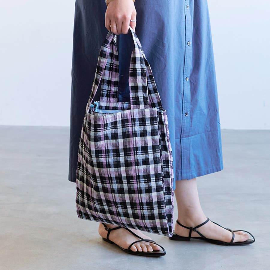 FENDI レザーエナメルロゴプレートハンドバッグ ブラック