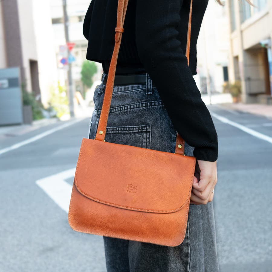 【希少色】イルビゾンテ 斜めがけ可 ショルダーバッグ ネイビー レザー 希少色】イルビゾンテ 斜めがけ可 ショルダーバッグ ネイビー