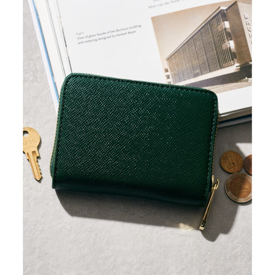 ヴァレンティノ レザー ラウンドジップ コンパクトウォレット ブラック ヴァレンティノ レザー ラウンドジップ コンパクトウォレット