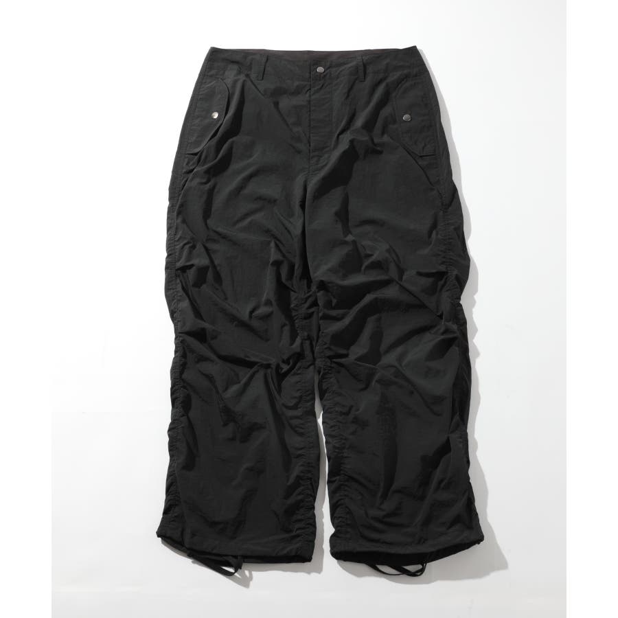 定番パンツを徹底解剖。『マスタードのパンツ辞典』 #70：DIGAWELの『SIDE GATHER TROUSERS』