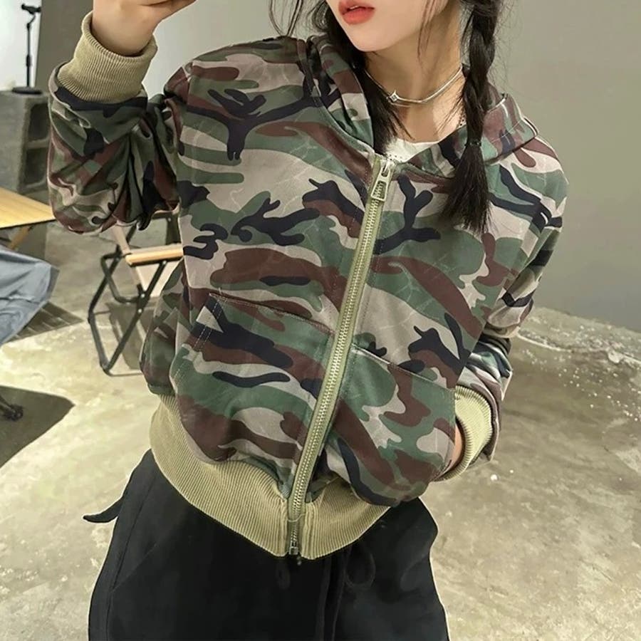 C•O•L•Z•A レディース 迷彩柄パーカー Lサイズ C•O•L•Z•A レディース 迷彩柄パーカー Lサイズ
