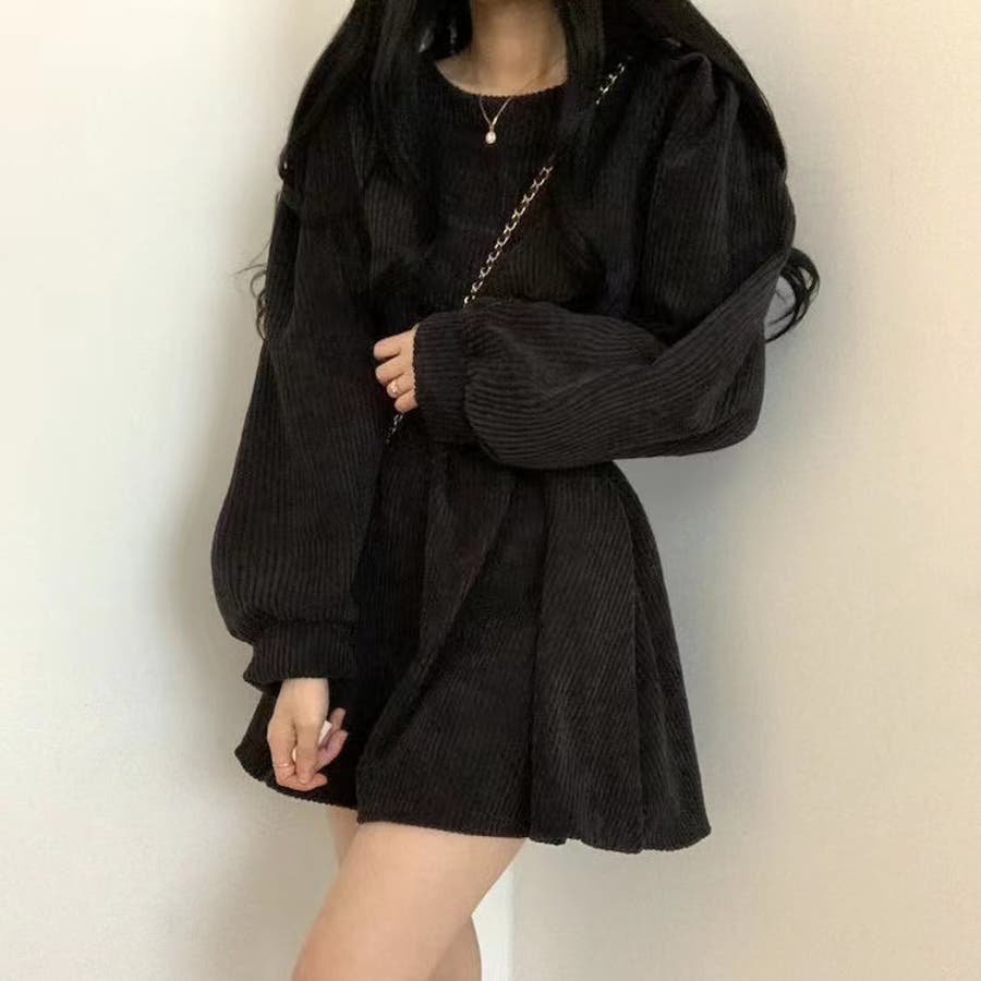 袖口まで上品かわいく。Aラインコーデュロイミニワンピース 春服