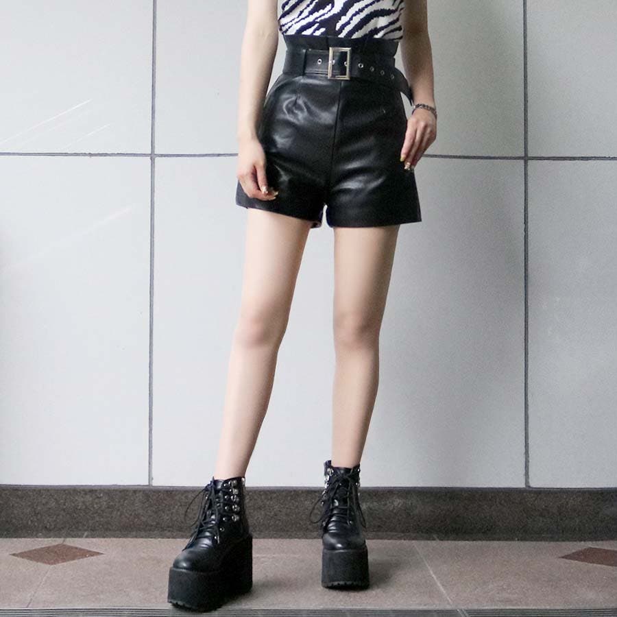 ベルト付きレザーハイウエストショートパンツ[品番：TAXW0001079