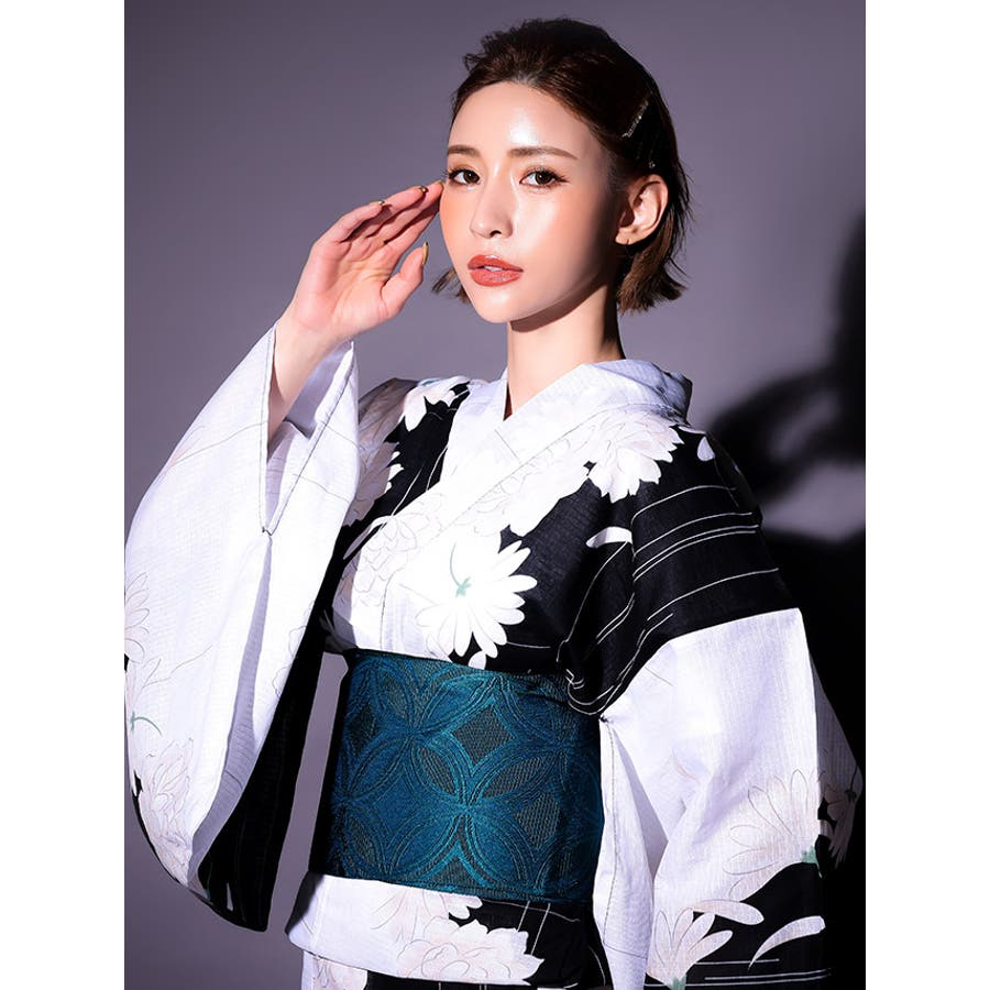 Tika 浴衣 白牡丹柄