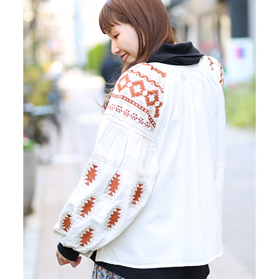 Amina - 48 アミナ amina 花柄 刺繍 長袖 総柄 ブラウス シャツ