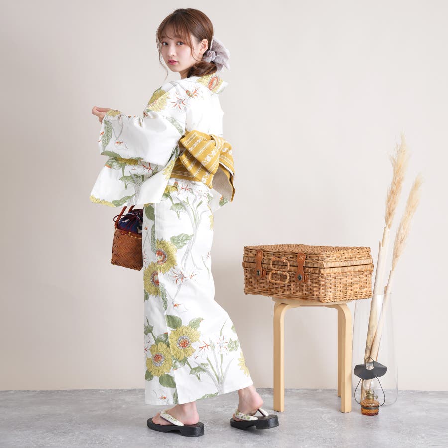 utatane 変わり織り浴衣3点セット クリームに京都の向日葵とゆり