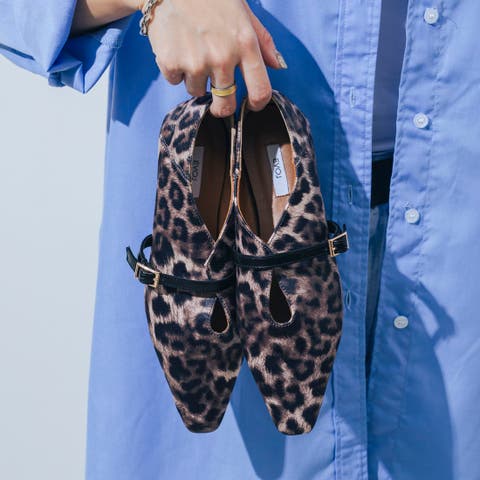 EVOL（イーボル） | ソフトスクエアUカットベルトフラットパンプス