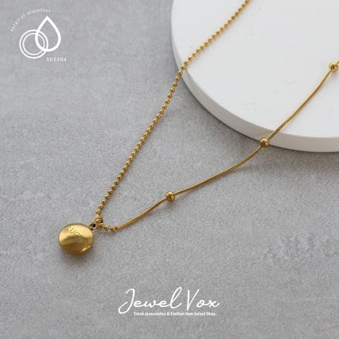 Jewel vox（ジュエルヴォックス） | ネックレス レディース ショートネックレス サージカルステンレス SUS304 金属アレルギー アシンメトリー ボールチェーン メッセージ プレート ボール lucky 幸運 重ね付け つけっぱなし ゴールド シンプル 普段使い 韓国 大人 韓国ファッション 人気