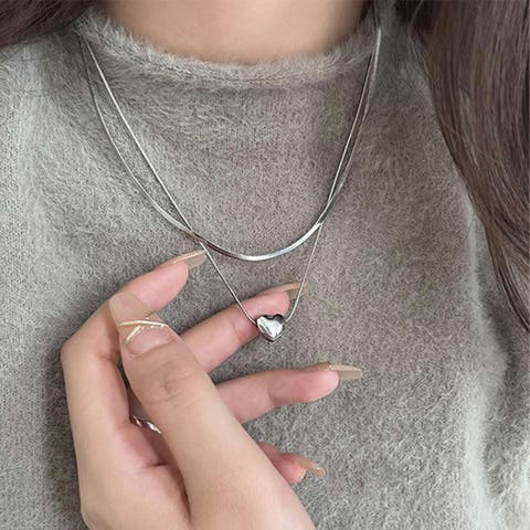 maison de LATIR（メゾン） | 洗練されたハートモチーフネックレス&スネークチェーンセット アクセサリー おしゃれ 洗練 ハート デザインネックレス 通勤  2次会 お呼ばれ 華やか 輝き デイリー 日常 フェミニン アレンジ スネーク 上品 韓国スタイル 大人かわいい