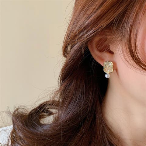 maison de LATIR（メゾン） | 耳元に、さりげないきらめきと今季らしい品格パールピアス オフィス オフィスカジュアル ホーム レディース 韓国 大きいサイズ 春 春服 レディース 20代 アクセサリー ファッション雑貨 耳元 キレイめ オケージョン セレモニー