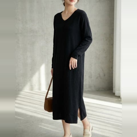 maison de LATIR（メゾン） | すっきりとした縦ラインが魅力の、Vネックニットワンピース レディース 長袖 ロングワンピース Vネック Iライン ストレート 裾スリット 無地 きれいめ 上品 通勤 秋 冬 体型カバー