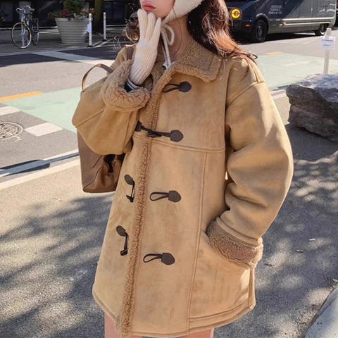 17kg（イチナナキログラム） | ゆるカワコーデ☆牛角ボタンミドル丈粒感ボアムートン風コート