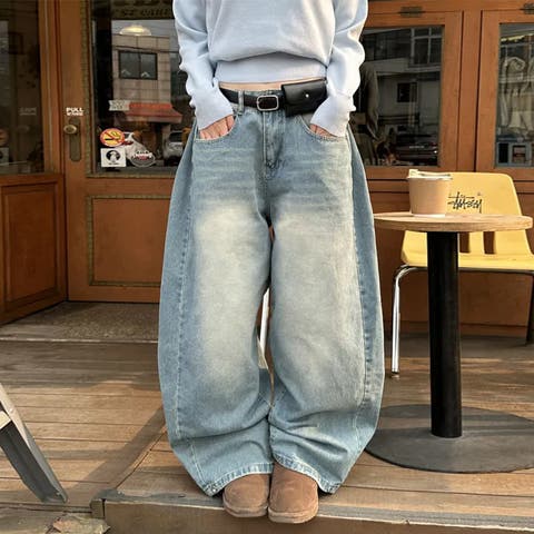 パール付きデザイン感のあるハイウエストでスリムなストレートレッグの