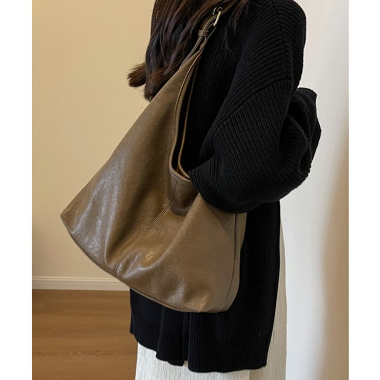 phigvel レザー ショルダーバッグ フィグベル PHIGVEL LEATHER POCHETTE レザーポシェット ブラック