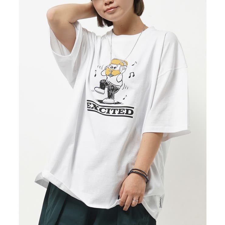 専用アルベロベロ♥️ぶたさん　わんちゃん　煙突屋根窓絵画風プリント半袖Tシャツ 専用アルベロベロ♥️ぶたさん わんちゃん 煙突屋根窓絵画風