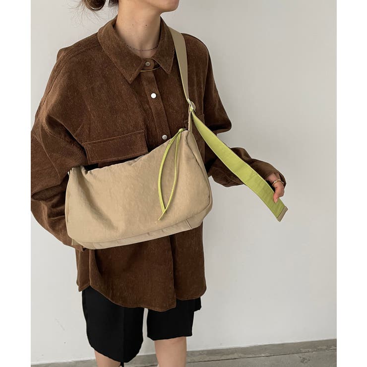 ベージュ | バイカラースクエアナイロンショルダーバッグ | 210nouve