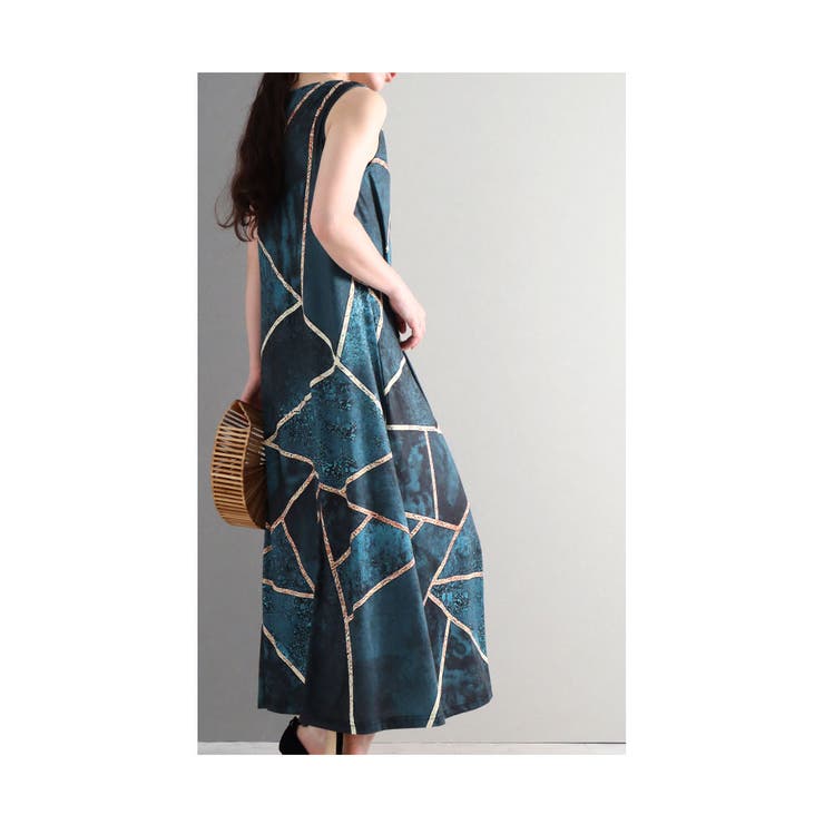 PLEATS PLEASE 8月SWING BLUE 3サイズ 