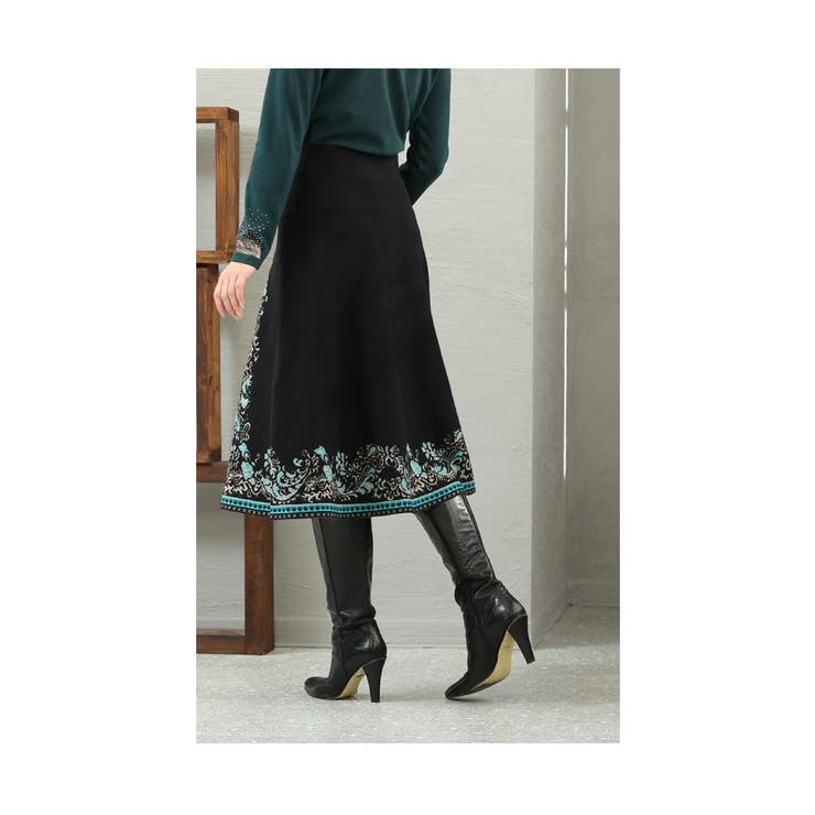 ペイズリー柄のブラックフレアニットスカート レディース ファッション
