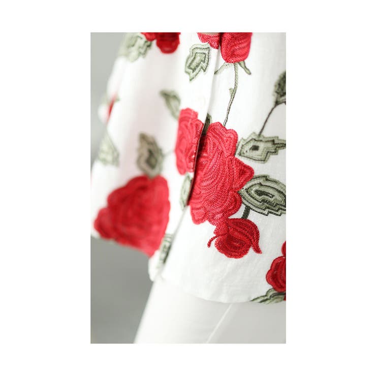 エレガントな薔薇の花が舞うコットンシャツブラウス レディース ...