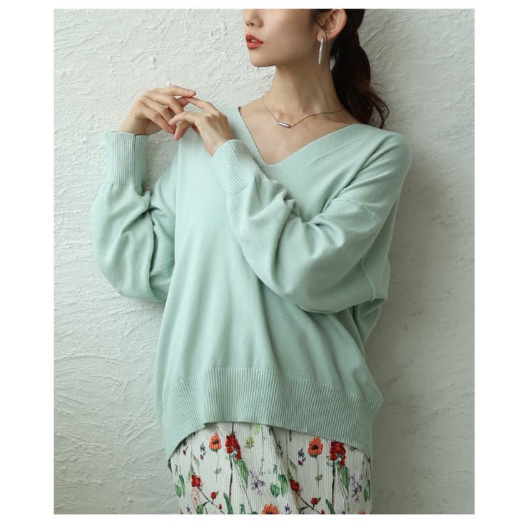 後ろ姿も抜かりの無いVネックハイゲージニット レディース ファッション | Sawa a la mode | 詳細画像19 