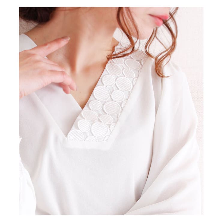 ドット柄レースが素敵なふんわり袖ブラウス。トップス シャツ ブラウス